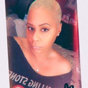 Meet your Posher, Leslie